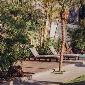 The Circular - Jacuzzi, Hiking & Vineyards Villa